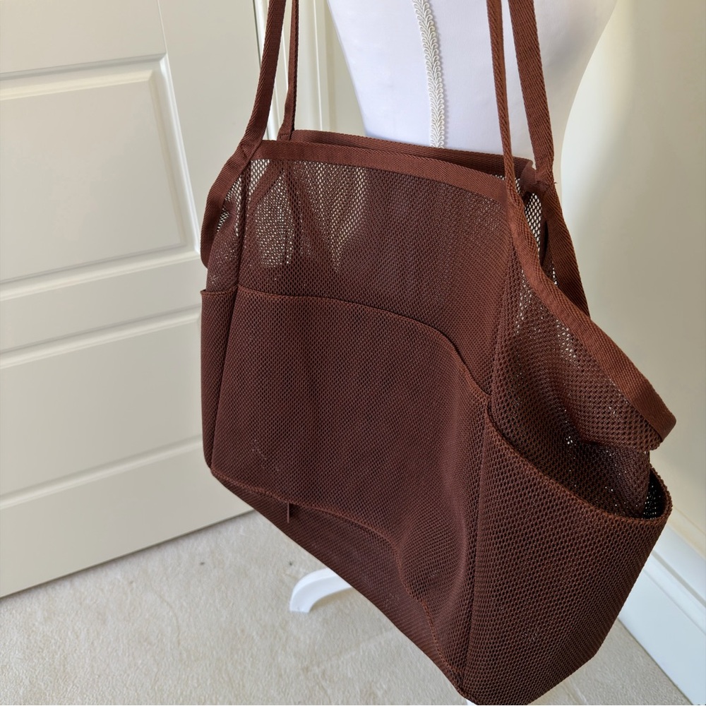 BEIS The Beach Tote in Maple Brown - Picture 7 of 8
